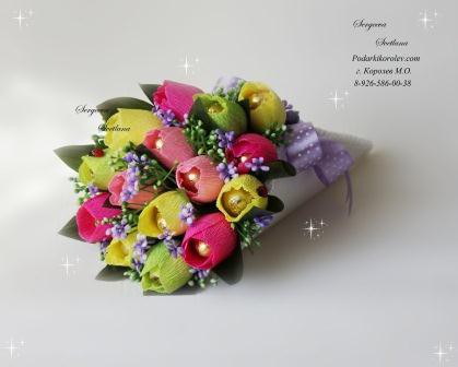 Конфетно-цветочная композиция "Кулечек". Стоимость 800 руб.